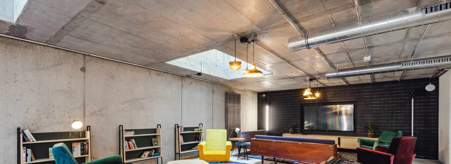 Neon Wood Laundrette Mitte-Wedding