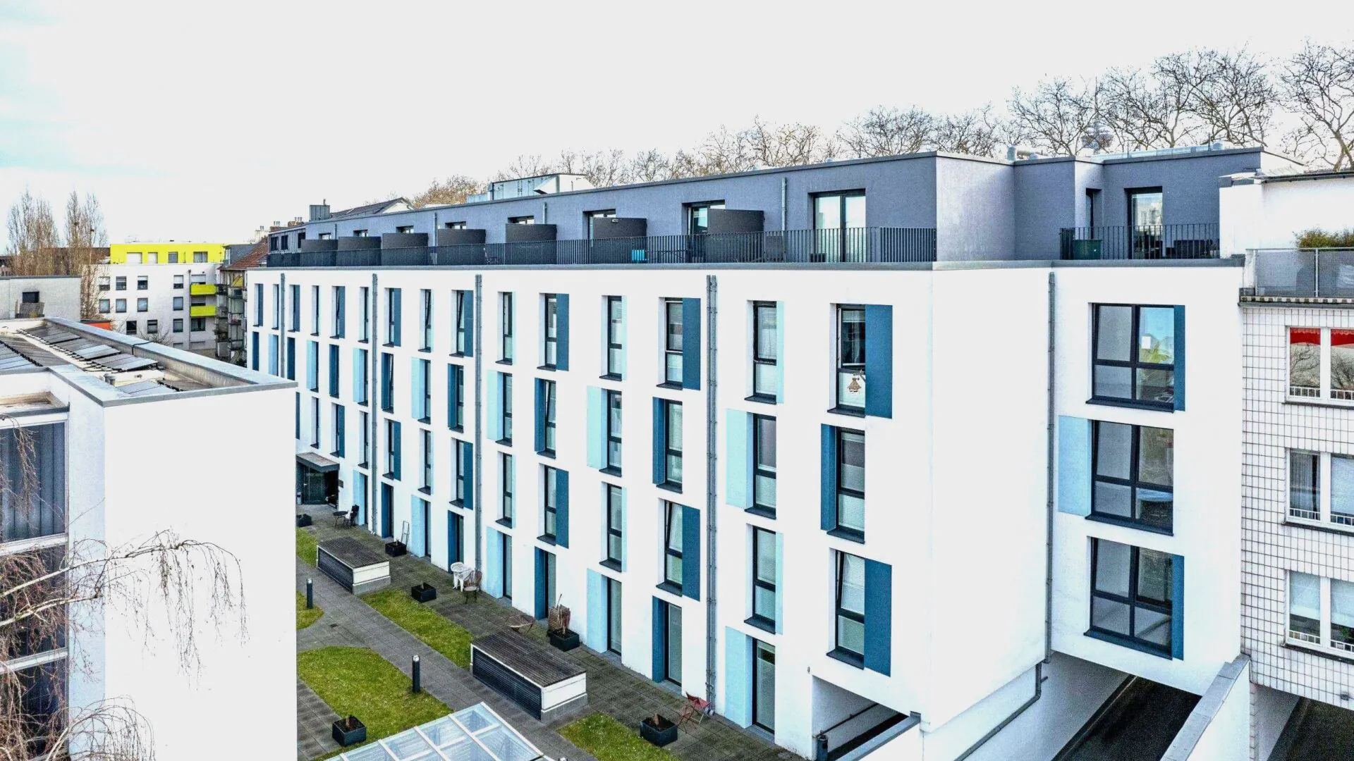 Neon-Wood-Residenzen in Köln und Frankfurt, 2021
